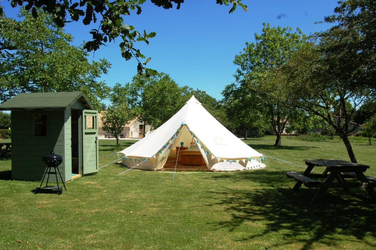 Camping La Foret De Tesse エクステリア 写真