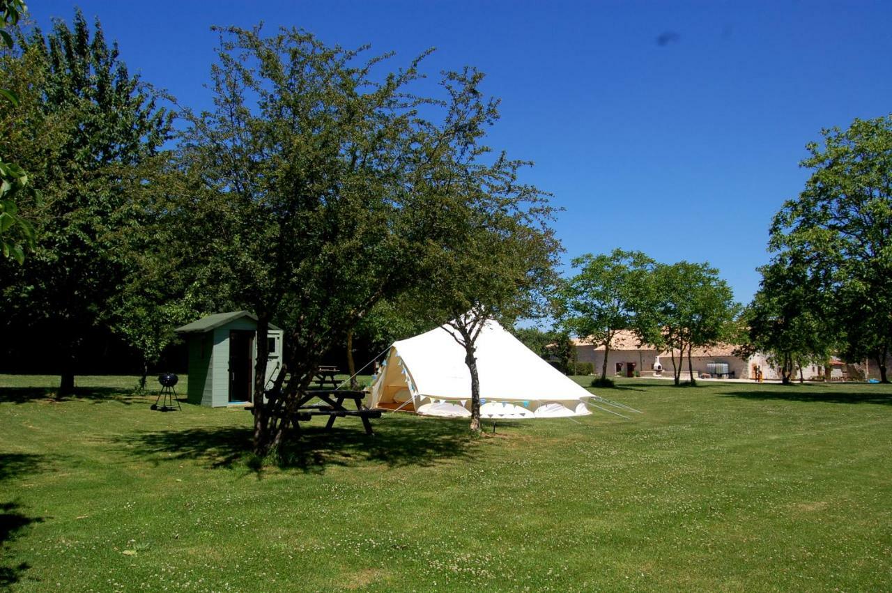 Camping La Foret De Tesse エクステリア 写真