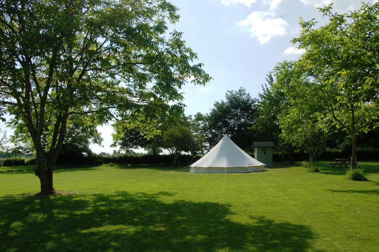 Camping La Foret De Tesse エクステリア 写真
