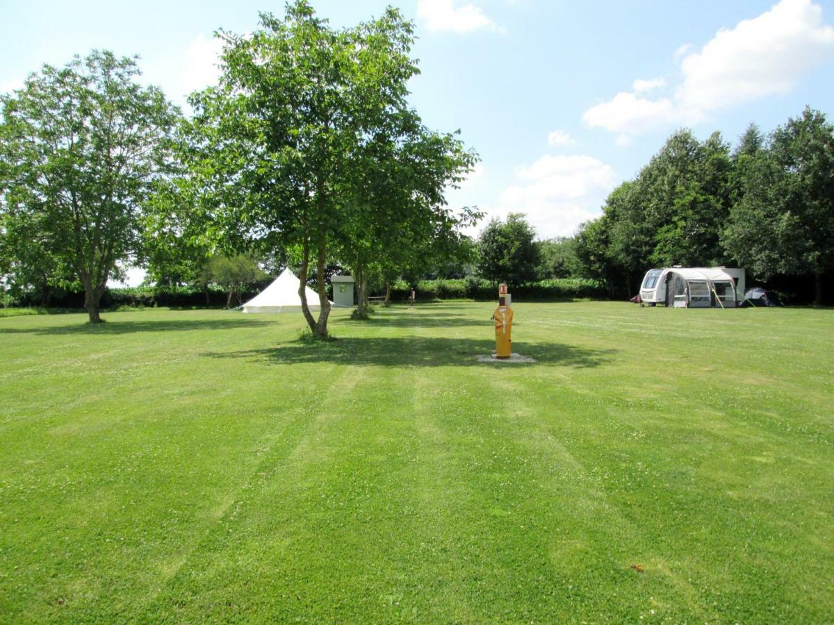 Camping La Foret De Tesse エクステリア 写真
